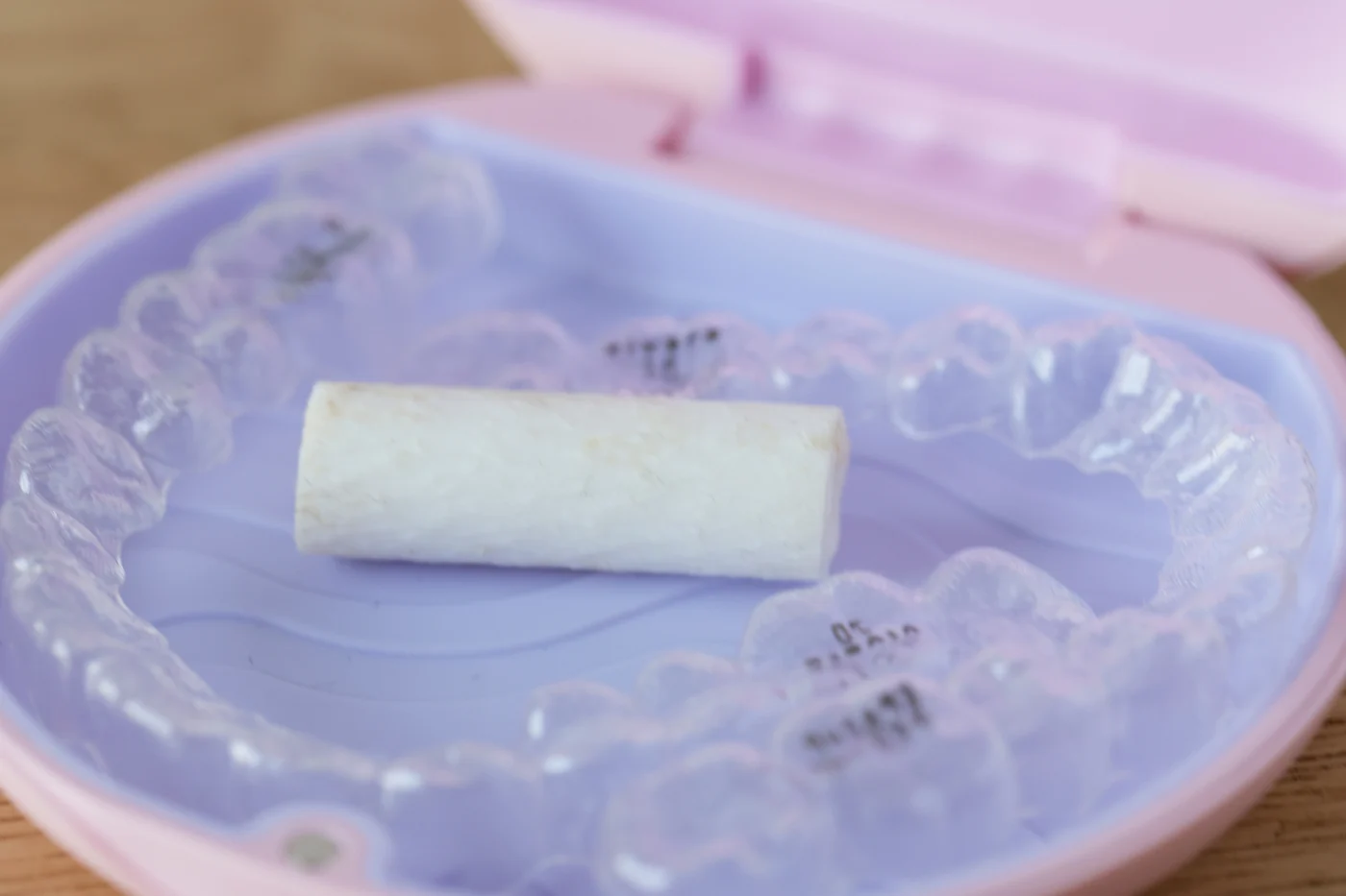 矯正用チューイーとは？マウスピース矯正のズレを防ぐ使い方と効果【日本歯科札幌院長が解説！】の参考画像