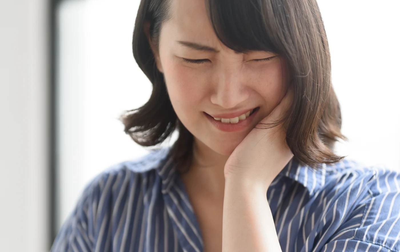 矯正の青ゴムが痛すぎる！原因と痛みを減らす具体的対処法を紹介【静岡歯科院長が解説！】の参考画像