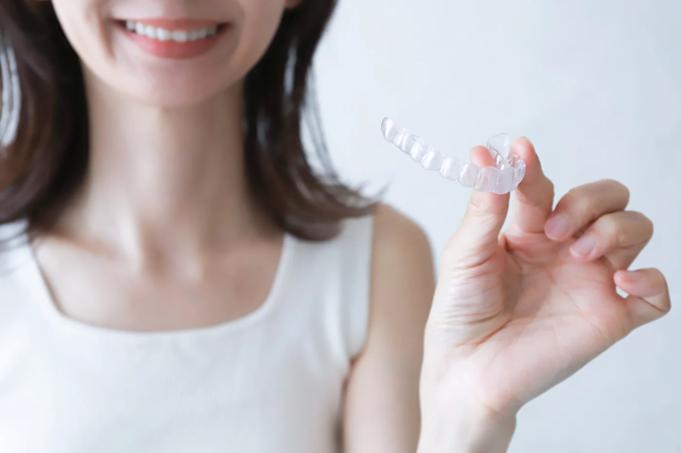 マウスピース矯正のアタッチメントって何？役割と目立たせない工夫【日本歯科札幌院長が解説！】の参考画像